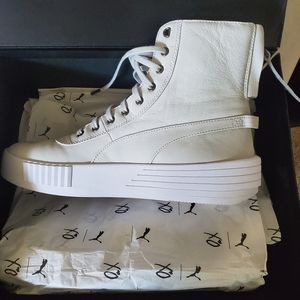 Puma & X.O the Weeknd parallels limited edition shoes